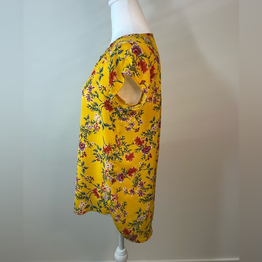 Pleione Mustard Floral Split-Neck Blouse – XS - Picture 4 of 5
